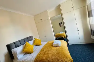 Image de Cosy and spacious 2 bedroom house in Leicester