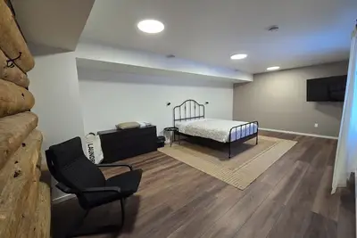 Image de Spacious 5-bedroom house in  Smithers. 5 mins from downtown. lots of parking