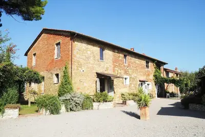 Image de Appartement près du Trasimeno avec piscine