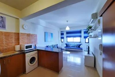 Image de Albert's Apartment 203 - 100m From Finikoudes Beach