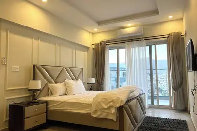 Image de 4br Penthouse: Sky-High Luxury with Margalla views.