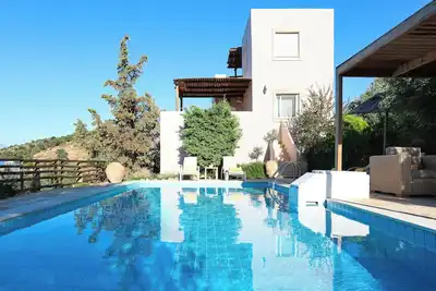 Image de Traditional villa in a serene environment with amazing sea view in Listaros