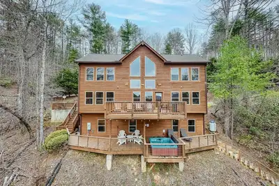 Image de Almond Joy Hideaway Luxury cabin, fire pit, Bryson City, Fontana Lake
