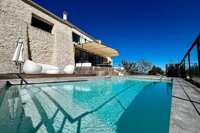 Image de Villa d'exception avec vue panoramique et piscine