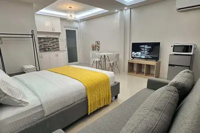 Image de Guestroom 2 -3rd Flr. Barretto Olongapo, near beach & Inflatable Island
