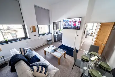 Image de Prime Location -Appartement-Classique-Salle de bain privée séparée-Vue sur Rue