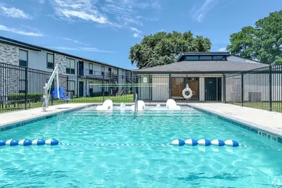 Image de Close to everything 1-bedroom apartment w\/ Ac & fitness room in charming Lufkin
