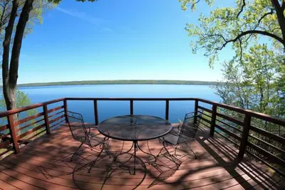 Image de Quiant Lake Home w/ Stunning Views & Private Decks