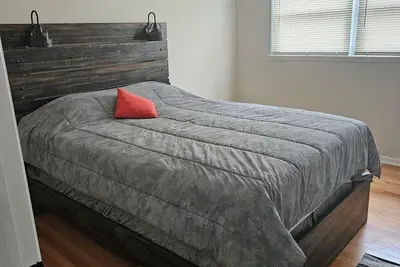 Image de 3-bedroom house in brilliant Chicago near Oak Lawn w WiFi, Ac. Enjoy your stay