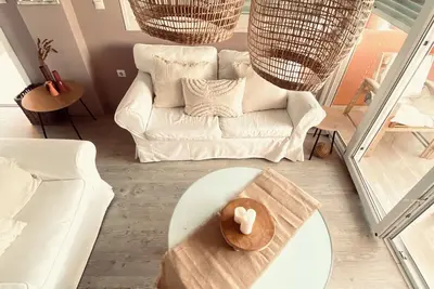 Image de Spacious and peaceful place for your vacation, soraude with green gardens