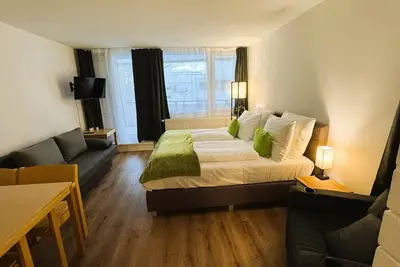 Image de Appartement-Classique-Nähe Pool-Vue sur la campagne-Salle de bain privée séparée