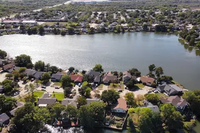 Image de Lakeview in the City!