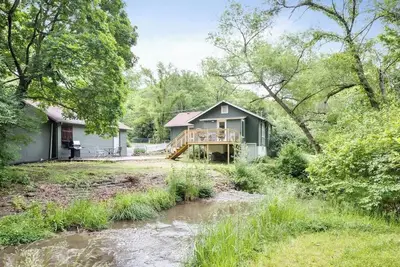 Image de Waterfall Garden Cottage Lux Beds 5 Min. 2 Dt Kcmo