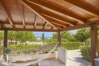 Image de Golden Sand beachfront villa