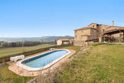 Image de Maison de campagne 'Volta De Ferreres' avec vue sur les montagnes, piscine partagée et Wi-Fi