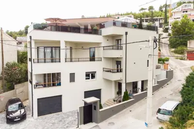 Image de Three-Bedroom Penthouse Apartment