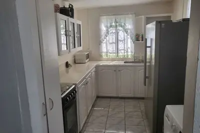 Image de Cozy 1-bedroom apartment in serene St. George's with WiFi, Ac