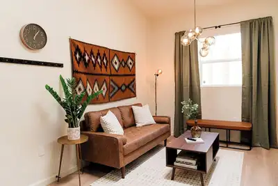 Come Relax in the Lofts at Arno! Unit B