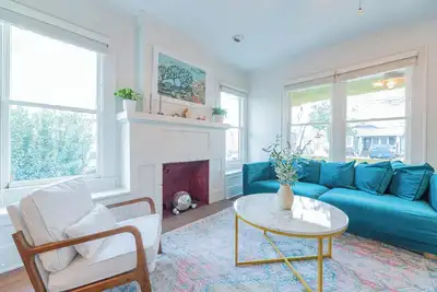 Image de Walkable SoCo Bungalow