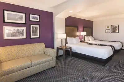 Image de Your Arlington Dream Stay: Cozy Comfort Near Six Flags & Stadium!