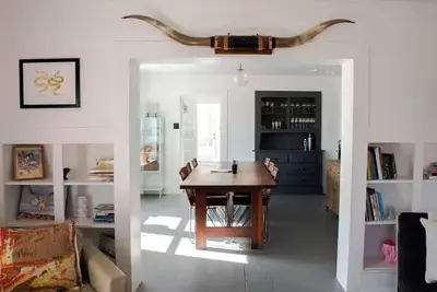 Image de Dickson Marfa House - Spacious 7-Bedroom Vacation Rental + Events