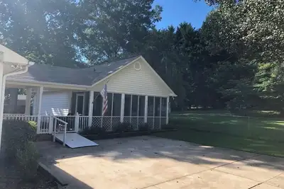 Image de Squirrel Haven Cottage on Lake Norman