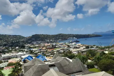 Image de A private, classy 3- bedroom, apartment, A/C, free parking, Netflix, and Wifi,