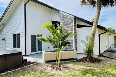 Image de Spacious and charming beach cottage close to everything your vacation desires!