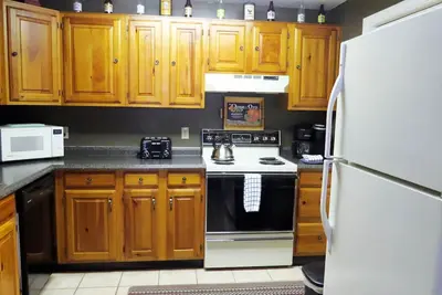 Image de Official Seasons Rmc Condo 3e - 1 Bedroom + Loft - sleeps 10 - Dog Fees