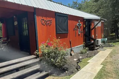 Peaceful cabin retreat to enjoy all the quiet & beauty nature has to offer.