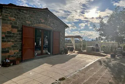 Charming 2-bedroom villa in marvelous Cortona with WiFi, Ac, new swimming pool