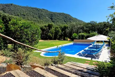 Image de Sol et sérénité dans cette magnifique villa entourée de nature