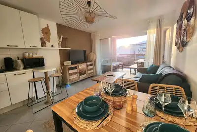 Image de 🌴✨Calvi T2 vue mer et montagne (4/pers) à 200m de la plage🏖️ - 500m du centre⚓