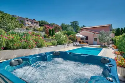 Image de Villa Ines for 8 people near Labin - Rabac with 48 m2 private pool & jacuzzi - only 4 km to beach