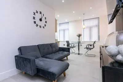 Image de 1-Bed Flat – In the Heart of Bradford City Centre