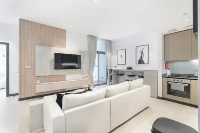 Image de Beautiful Clean Apartment Burj Khalifa views from infinity Pool, Jacuzzi+Steam