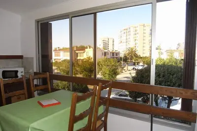 Image de Appartement 2 pièces avec piscine, tennis et parking, animaux permis, à 500m de la mer