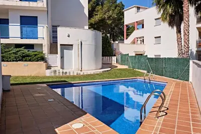 Image de Appartement Neuf avec Piscine à 150m de la Plage - Terrasse et Parking Privé