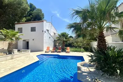 Image de Villa de rêve à L'Ametlla de Mar: 10 pers, piscine privée, proche plage Cala Calafató