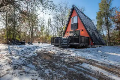 Image de Timber Haven - Cozy A-frame + Hot Tub + Fireplace