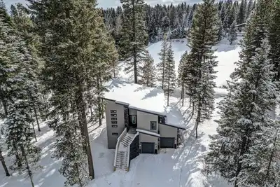 Image de Mountain Modern Waterfront with Plenty of Parking in McCall