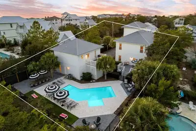 Image de Sleeps 21! Private Pool, Game Room, Lsv, Bikes, & Carriage House!