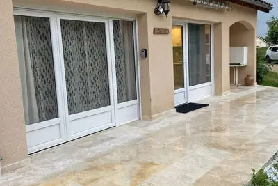 Image de Homerez - Appartement rénové à Lapte avec terrasse 40 m²