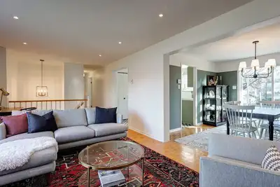 Image de Blue House on the River