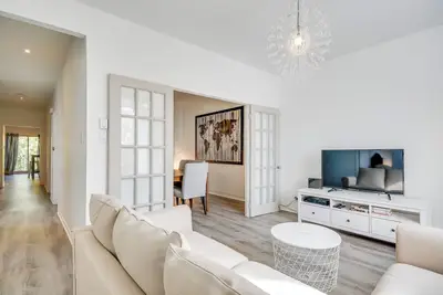 Image de St Denis's Classic - Near Mont Royal Metro Station