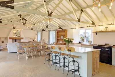 Image de A barn conversion that sleeps 12 guests in 6 bedrooms