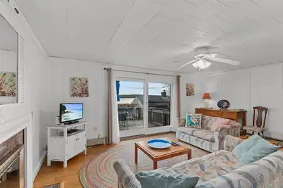 Image de 2025 Mate's Quarters: 2-Bed Condo w/ Water Views of Town Cove, Pet Friendly!