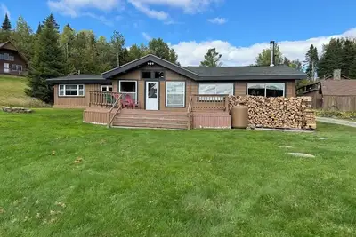 Image de Awesome Log Cabin on the 1st Connecticut Lake!