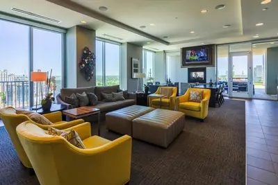Image de Luxurious Midtown Apartment w/ Sky Lounge & Pool
