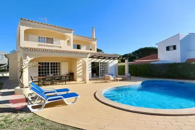 Image de Villa Den, private pool, sleeps 6 adults and 2 children - Cleverdetails